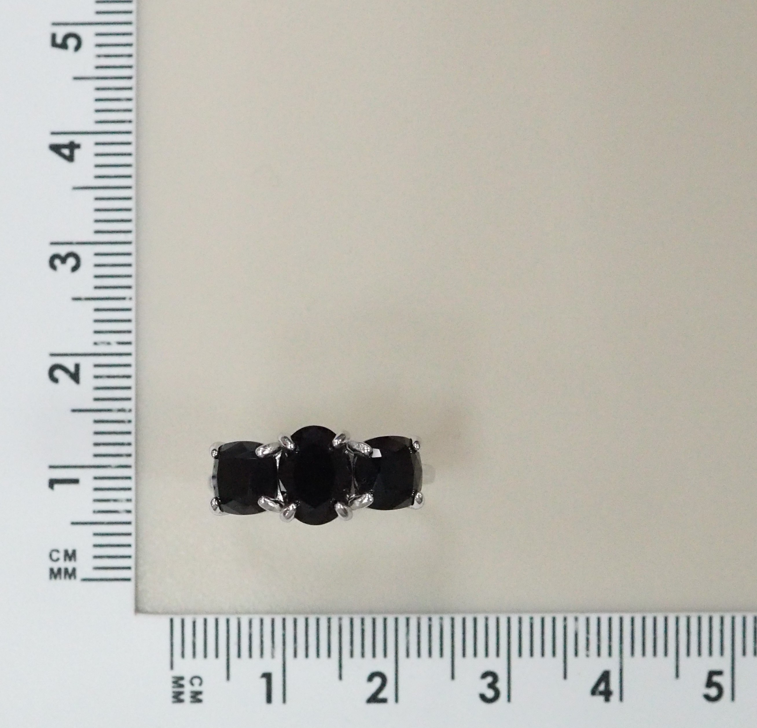 Серебряное кольцо с черными турмалинами